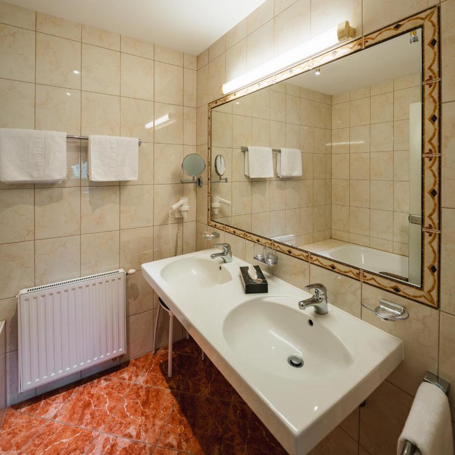 Hotel Garni Alpenruh-Micheluzzi ザーファウス エクステリア 写真