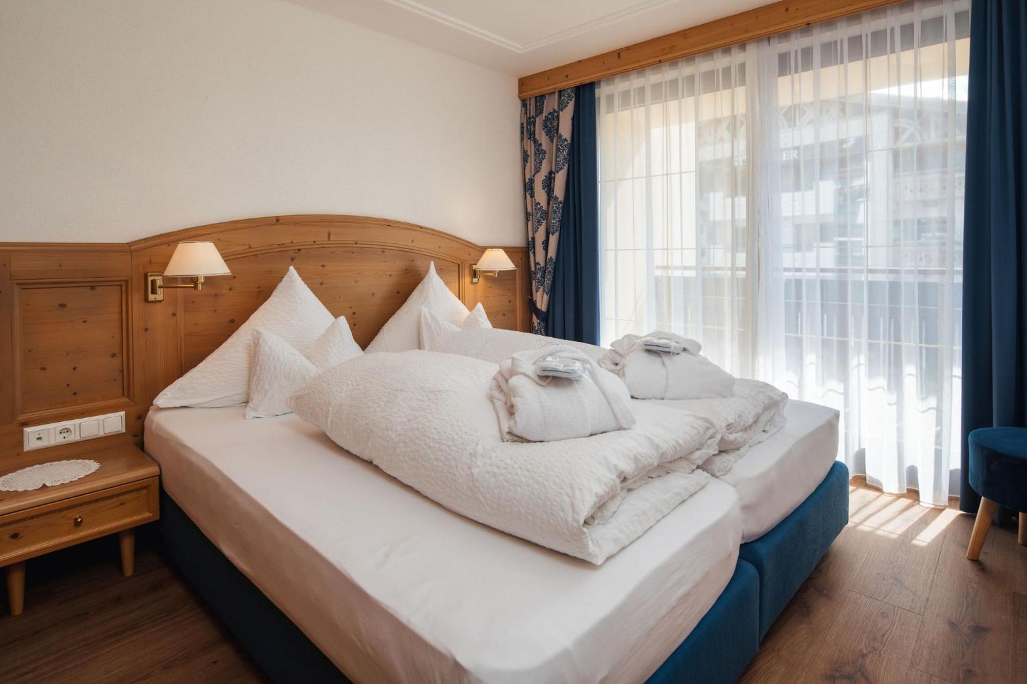 Hotel Garni Alpenruh-Micheluzzi ザーファウス エクステリア 写真