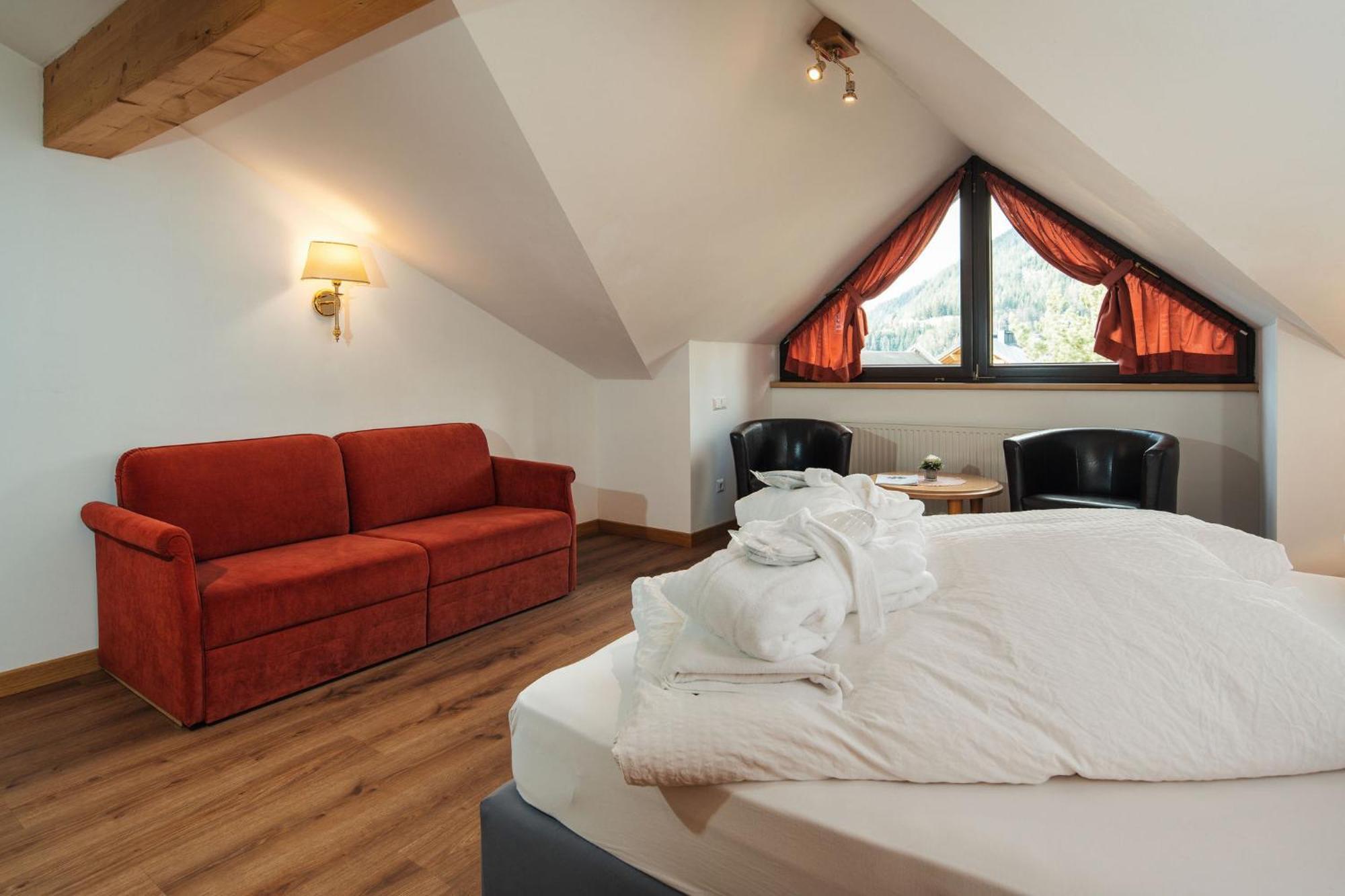 Hotel Garni Alpenruh-Micheluzzi ザーファウス エクステリア 写真