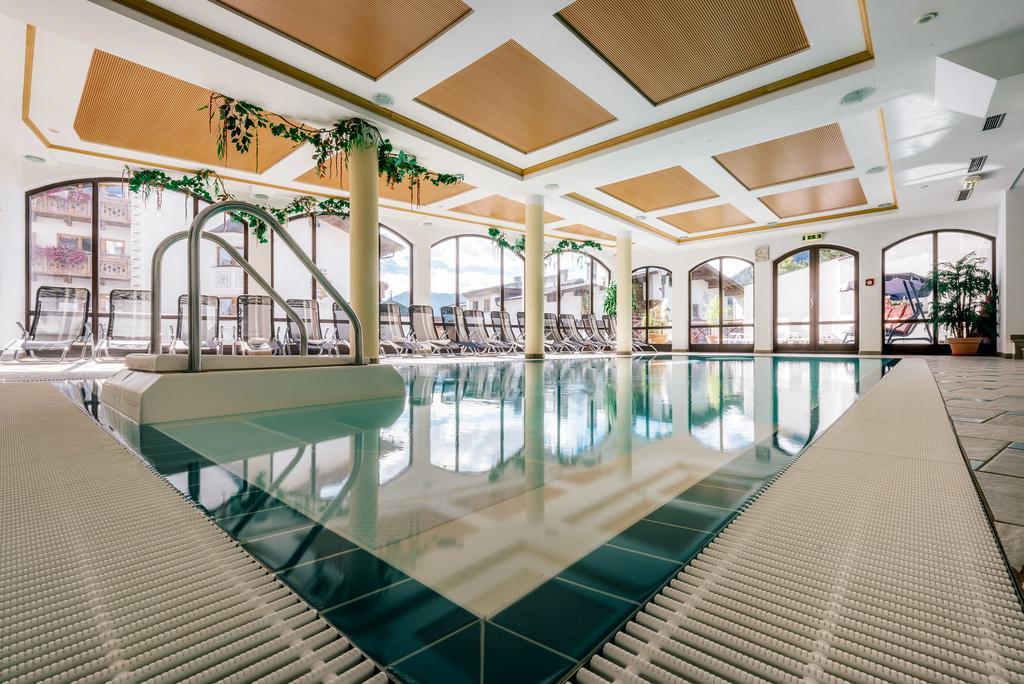 Hotel Garni Alpenruh-Micheluzzi ザーファウス エクステリア 写真